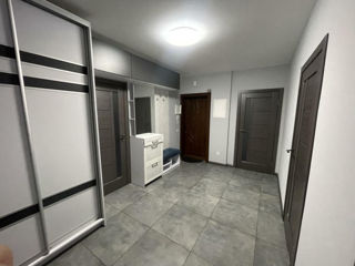 Apartament cu 2 camere, 86 m², Botanica, Chișinău foto 3