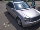 Mercedes C Class foto 7