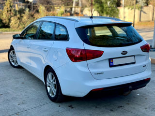 KIA Ceed Sw foto 4