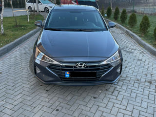 Hyundai Elantra foto 4