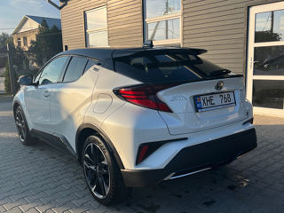 Toyota C-HR foto 4