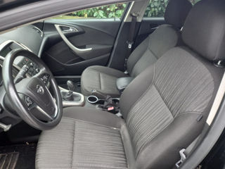 Dezmembrez Opel Astra J 1.7 cdi foto 5