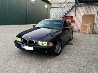 BMW 5 Series foto 2