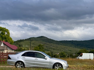 Mercedes C-Class foto 3