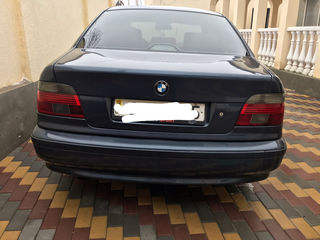 BMW 5 Series foto 3