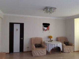 Apartament cu 3 camere, 70 m², Dănuțeni, Ungheni foto 2