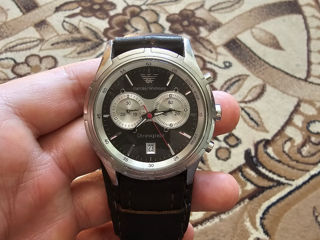 Продаю часы Emporio Armani с хронографом.