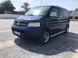 Volkswagen Caravelle foto 2