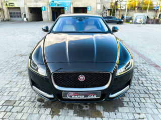 Jaguar XF foto 2