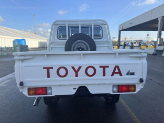 Toyota Land Cruiser foto 12