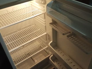 Reparatia si incarcarea frigiderelor la domiciliu la orce ora 24/24 ремонт и заправка холодильника foto 1