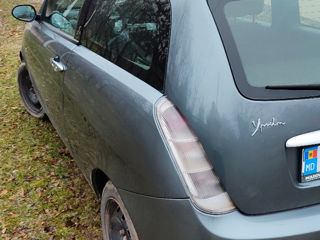 Lancia Ypsilon