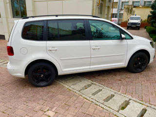 Volkswagen Touran foto 4