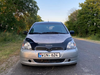 Toyota Yaris foto 1