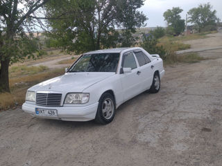 Mercedes Series (W124)