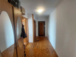 Apartament cu 3 camere, 70 m², Sculeni, Chișinău foto 5