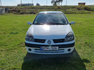 Renault Clio foto 1