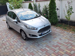 Ford Fiesta foto 2