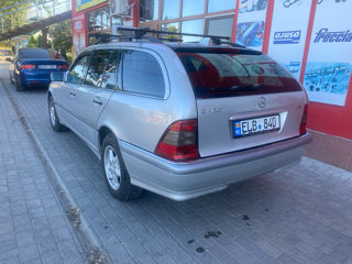 Mercedes C-Class foto 3