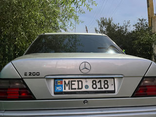 Mercedes E-Class foto 2