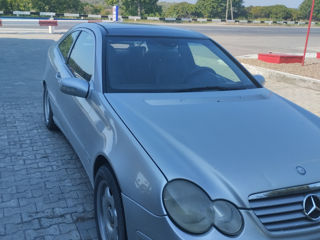 Mercedes C-Class Coupe foto 1