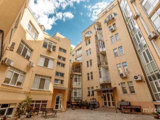 Apartament cu 3 camere, 180 m², Centru, Chișinău foto 14