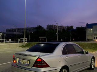 Mercedes C-Class foto 5