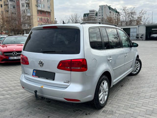 Volkswagen Touran foto 3