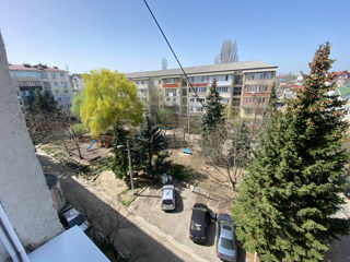 Apartament cu 2 camere, 41 m², Durlești, Chișinău foto 2