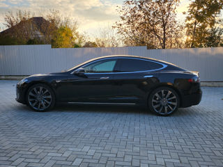 Tesla Model S foto 2