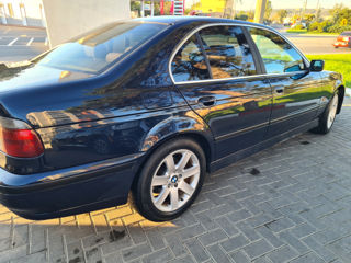 BMW 5 Series foto 4