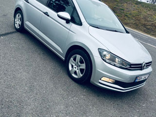 Volkswagen Touran foto 2