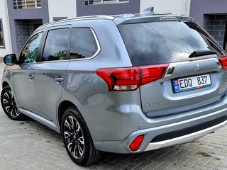 Mitsubishi Outlander foto 3