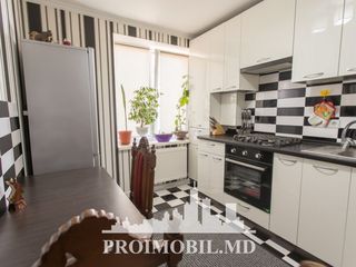 Grătieși! 1 cameră, euroreparație, încălzire autonomă, 30 mp! 28 000 euro! foto 2