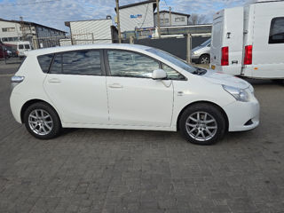 Toyota Verso foto 2