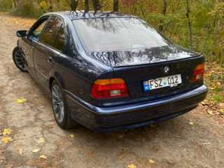 BMW 5 Series foto 3