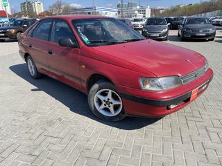 Toyota Carina foto 4