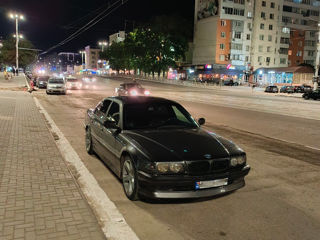 BMW 7 Series foto 4