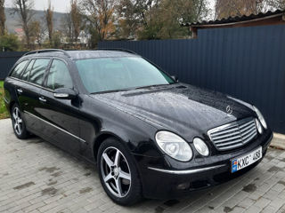 Mercedes E-Class foto 2