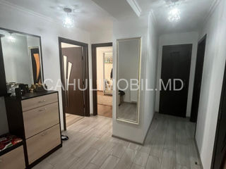 Apartament cu 3 camere, 71 m², Periferie, Cahul foto 5