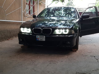 BMW 5 Series foto 6