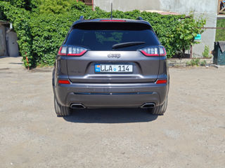 Jeep Cherokee foto 4