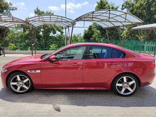 Jaguar XE foto 4