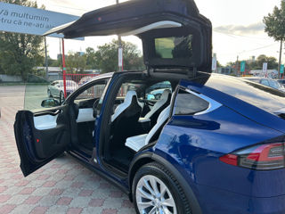 Tesla Model X foto 16