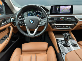 BMW 5 Series foto 11