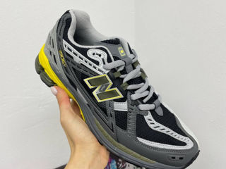 New Balance 1906U Castlerock Black Yellow foto 1