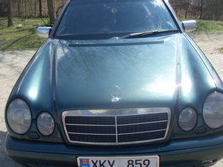 Mercedes E Class foto 1