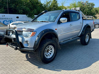 Mitsubishi L200 foto 2