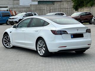 Tesla Model 3 foto 3