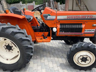 Tractor Hinomoto E-2804 foto 2